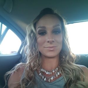 Meet your Posher, Ally